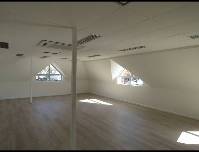 86M² OFFICE TO LET IN SOMERSET WEST CENTRAL